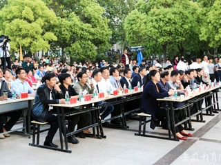 【安徽教育网首页】“青春喜迎十九大 坚定信念跟党走”beat365英国官网网站举办第十二届五四“共青杯”合唱节